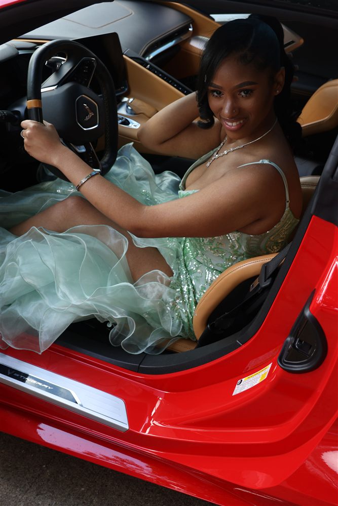 Saniyah Prom Send Off gallery cover
